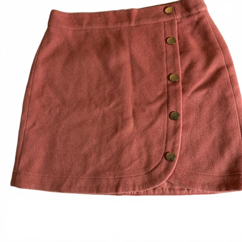 LOFT Pink Wool Blend Skirt Size 6P. Decorative gold buttons. Preppy. Career Sexy